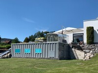 Bassin pour conteneurs maritimes avec fenêtres