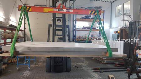 Window element for an exposed concrete wall / installation