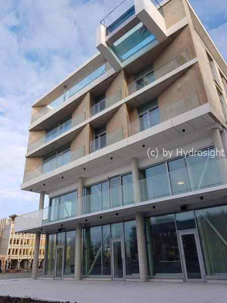 Zwevend Zwembad & Transparant Balkon (Landskrona)